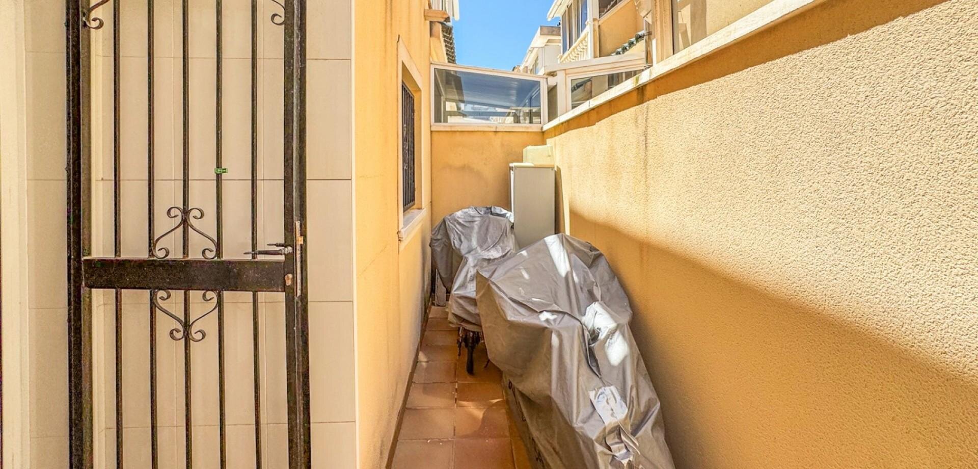 3-Bedroom House in Torreblanca, Torrevieja - Image 26