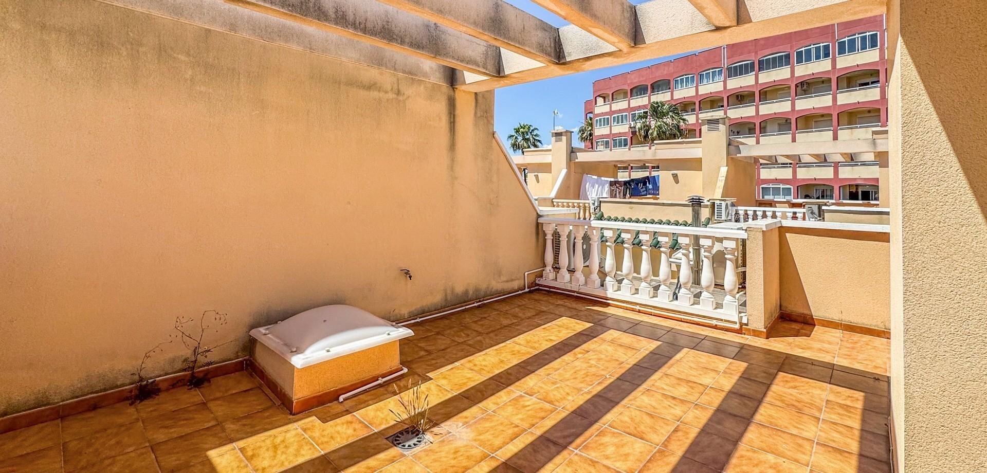 3-Bedroom House in Torreblanca, Torrevieja - Image 3