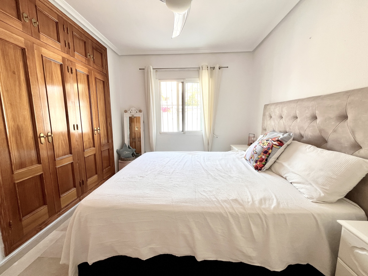 5-Bedroom Villa in San Miguel de Salinas - Image 13