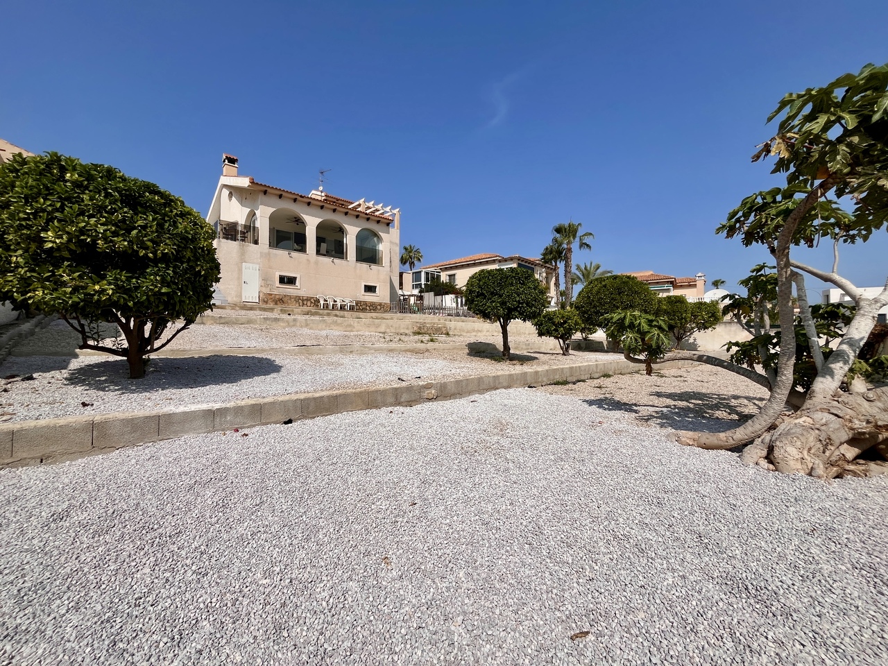5-Bedroom Villa in San Miguel de Salinas - Image 3