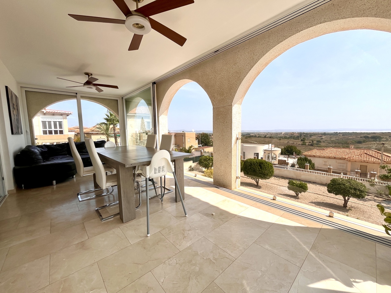 5-Bedroom Villa in San Miguel de Salinas - Image 8