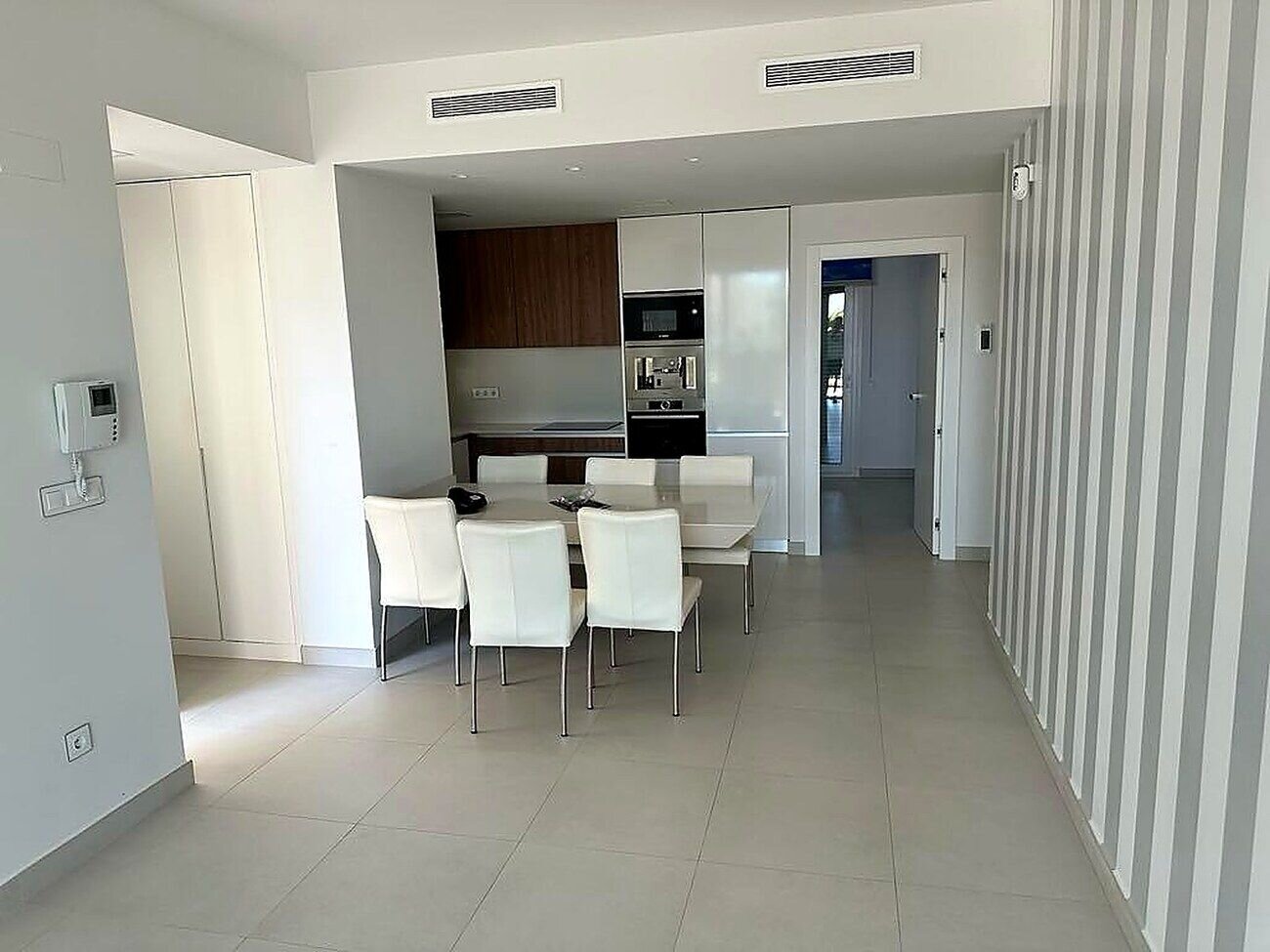 3-Bedroom Apartment in Torrevieja, Torrevieja - Image 9