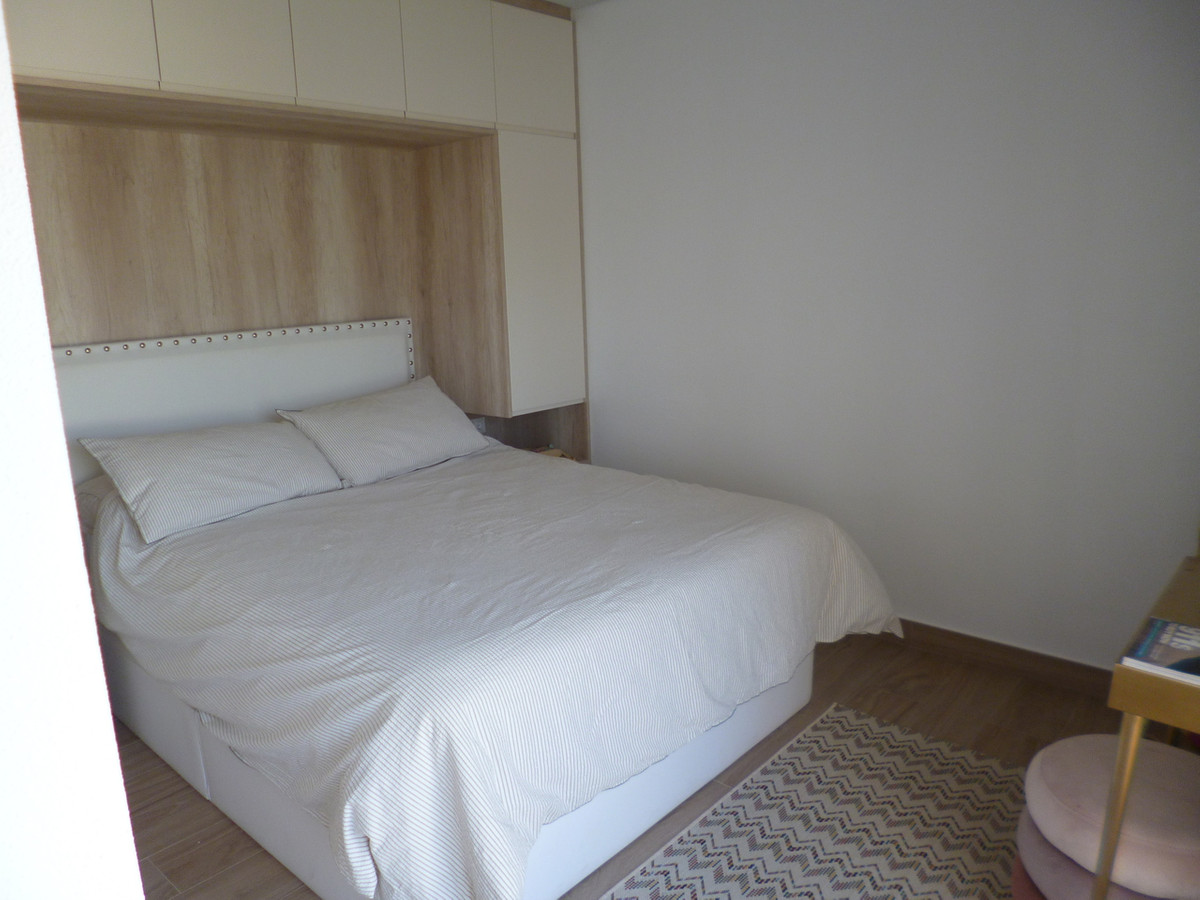 Chalet independiente de 4 Dormitorios en, Pilar de la Hor... - Image 4