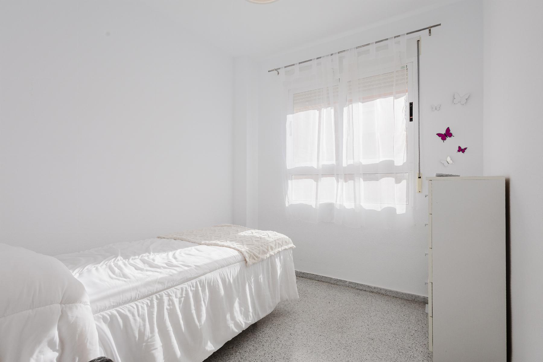 4-Bedroom Apartment in Pueblo 9, San Miguel de Salinas - Image 19