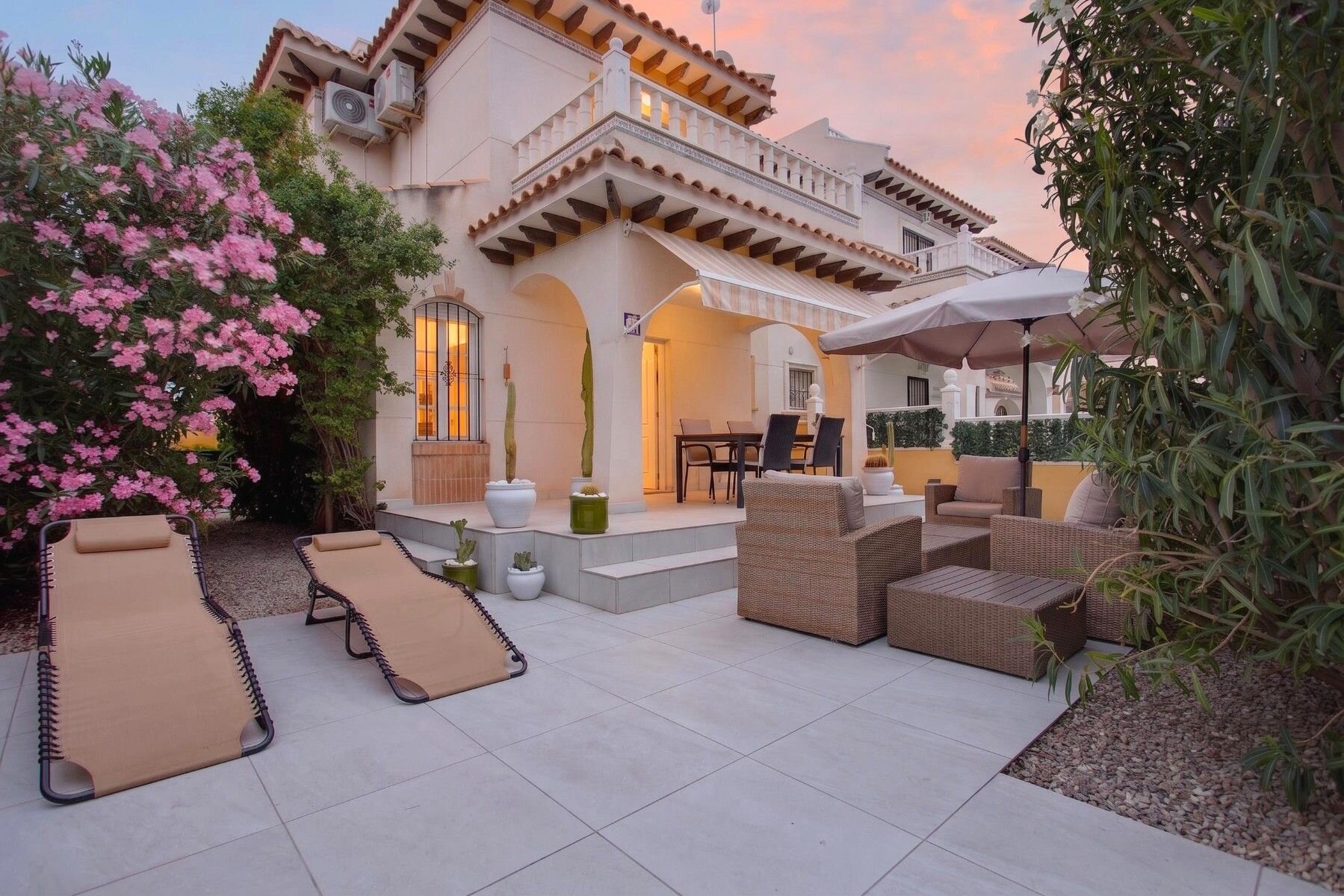 2-Bedroom Villa in Lomas de Cabo Roig, Orihuela Costa - Image 1