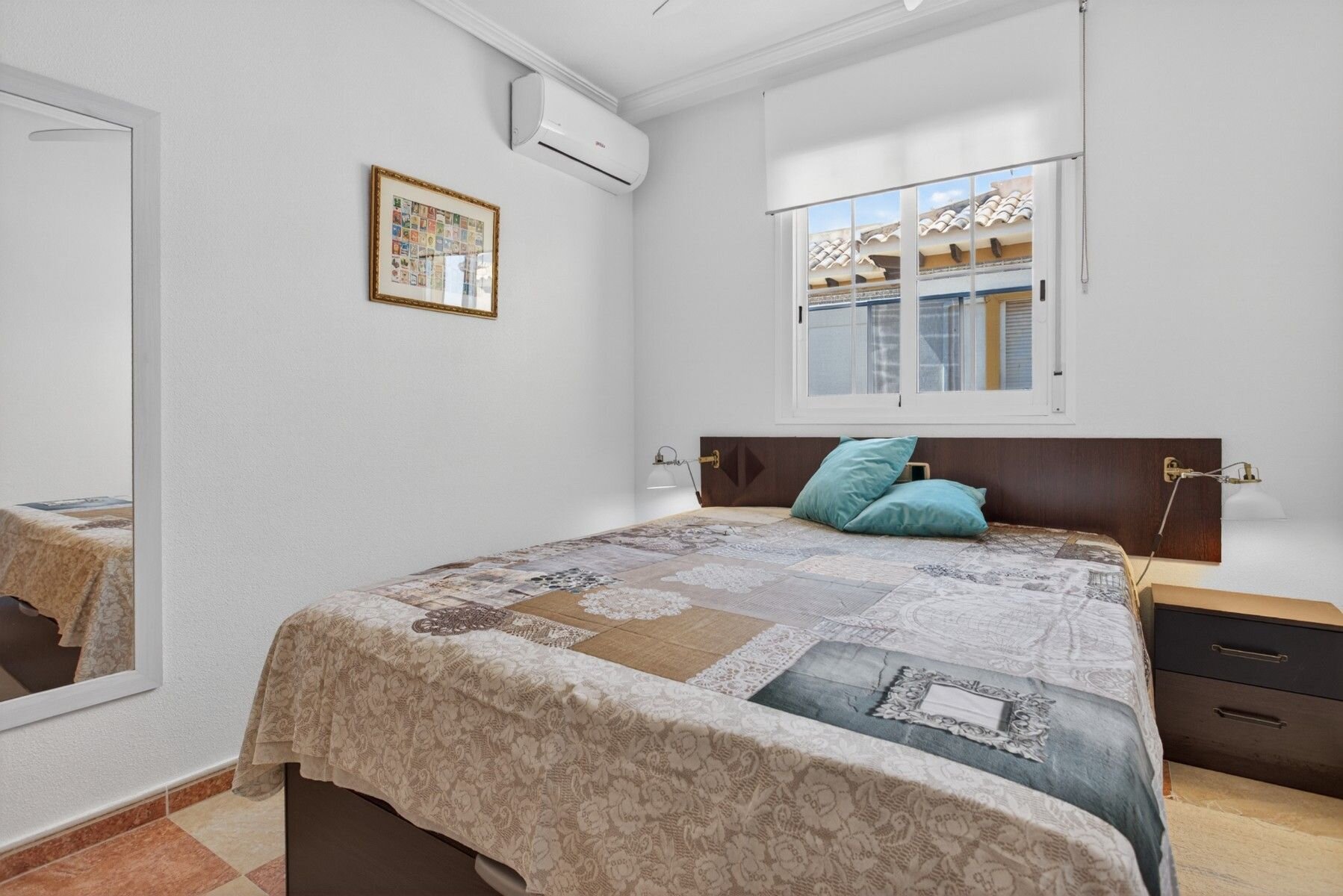 2-Bedroom Villa in Lomas de Cabo Roig, Orihuela Costa - Image 17