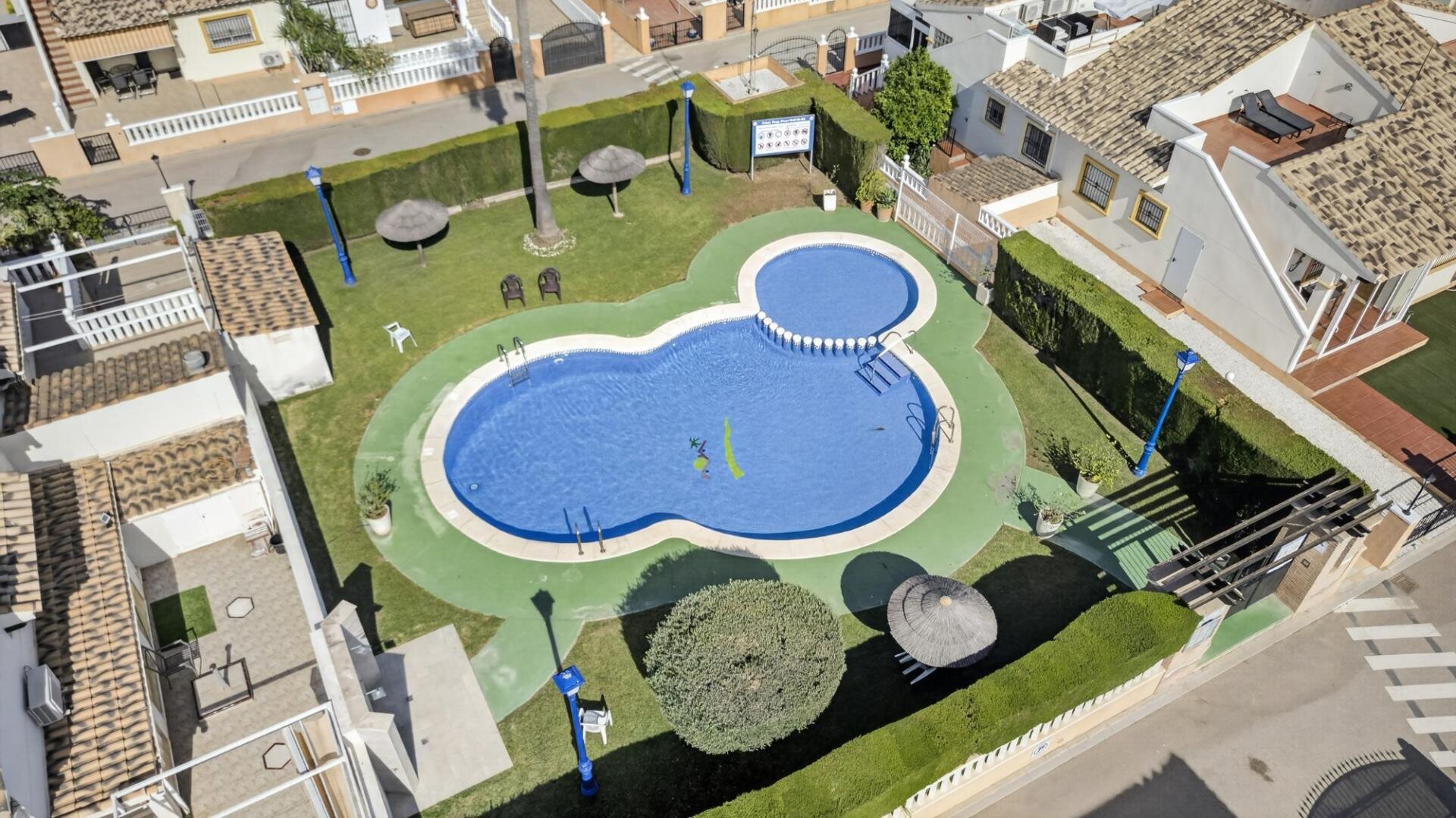 2-Bedroom Villa in Lomas de Cabo Roig, Orihuela Costa - Image 29
