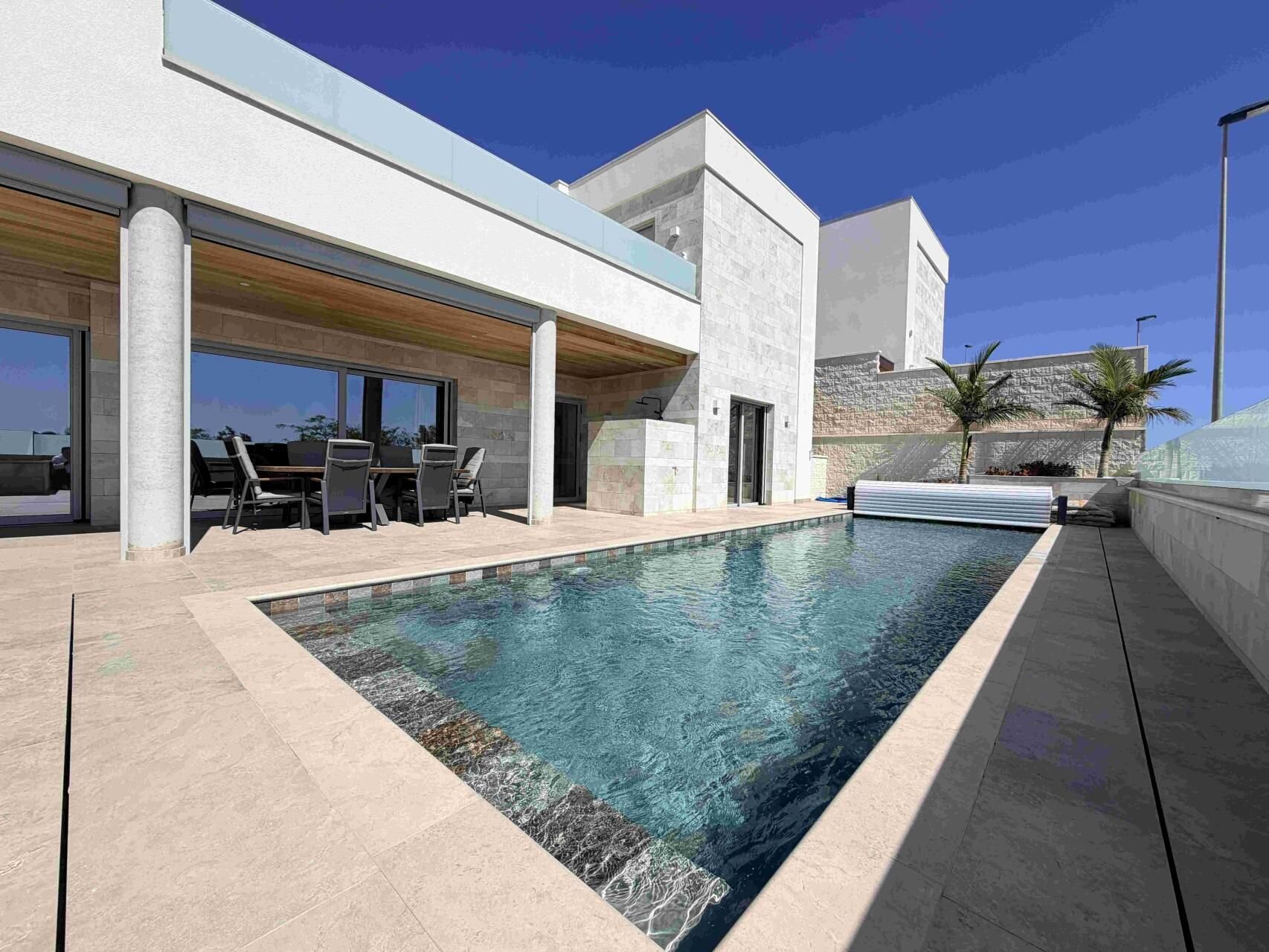 5-Bedroom Villa in Pueblo 4, Benijofar - Image 2