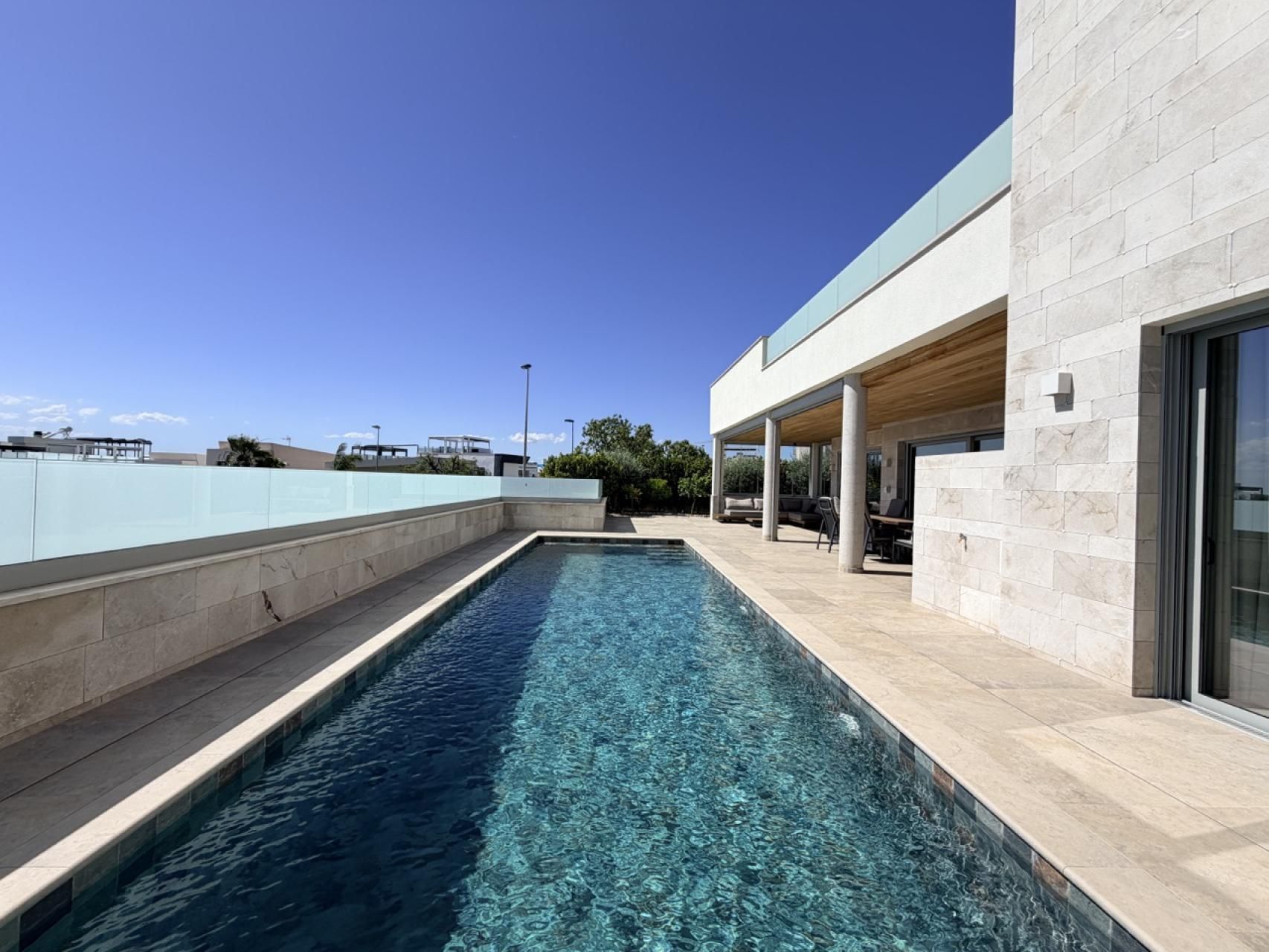5-Bedroom Villa in Pueblo 4, Benijofar - Image 4