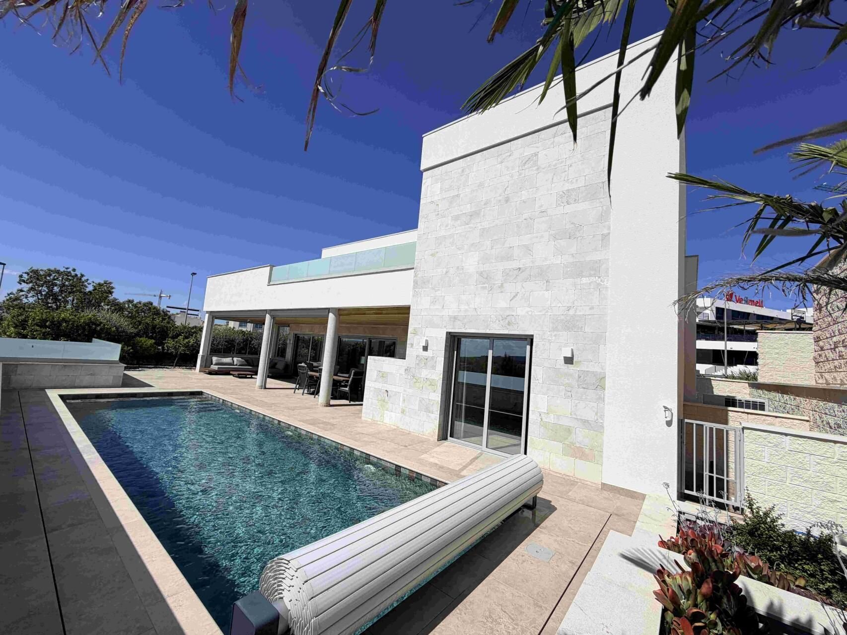 5-Bedroom Villa in Pueblo 4, Benijofar - Image 4