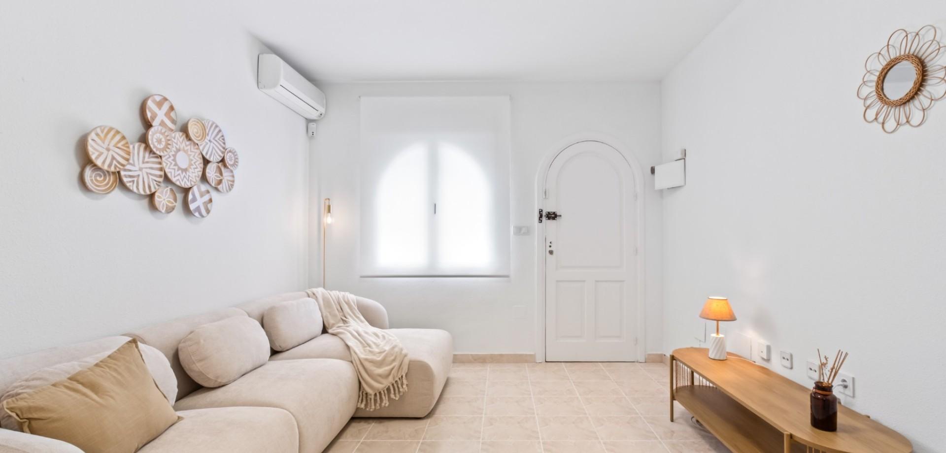 2-Bedroom House in La Florida, Orihuela Costa - Image 20