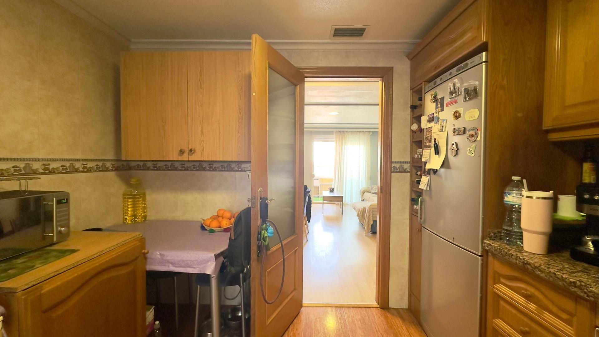 Apartamento de 4 Dormitorios en Torrevieja, Torrevieja - Image 13