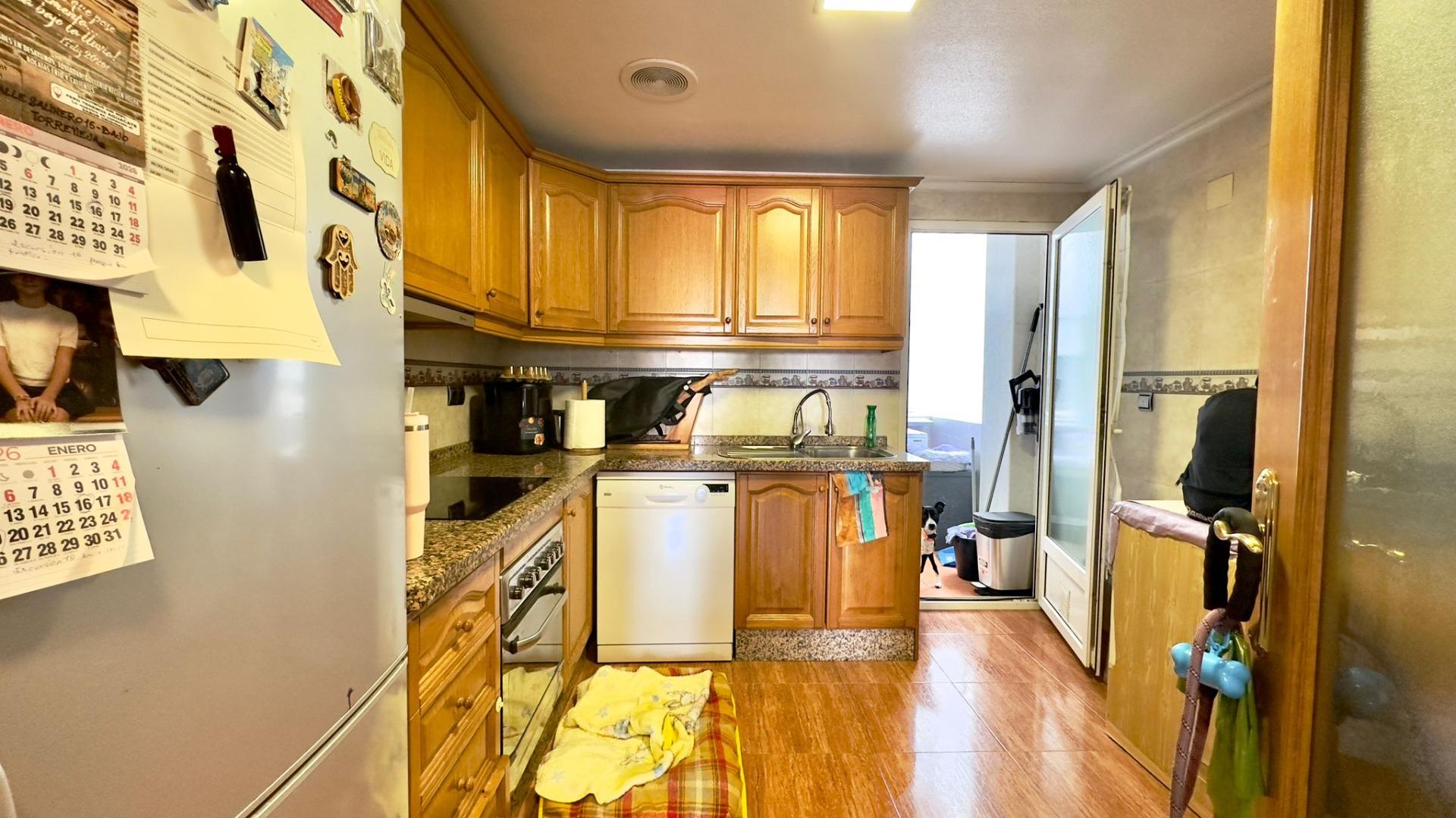 Apartamento de 4 Dormitorios en Torrevieja, Torrevieja - Image 14