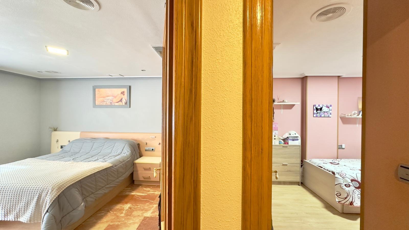 Apartamento de 4 Dormitorios en Torrevieja, Torrevieja - Image 23