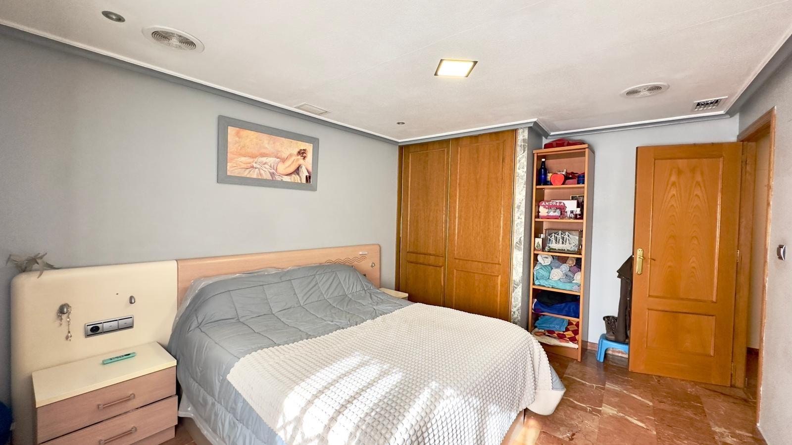 Apartamento de 4 Dormitorios en Torrevieja, Torrevieja - Image 25