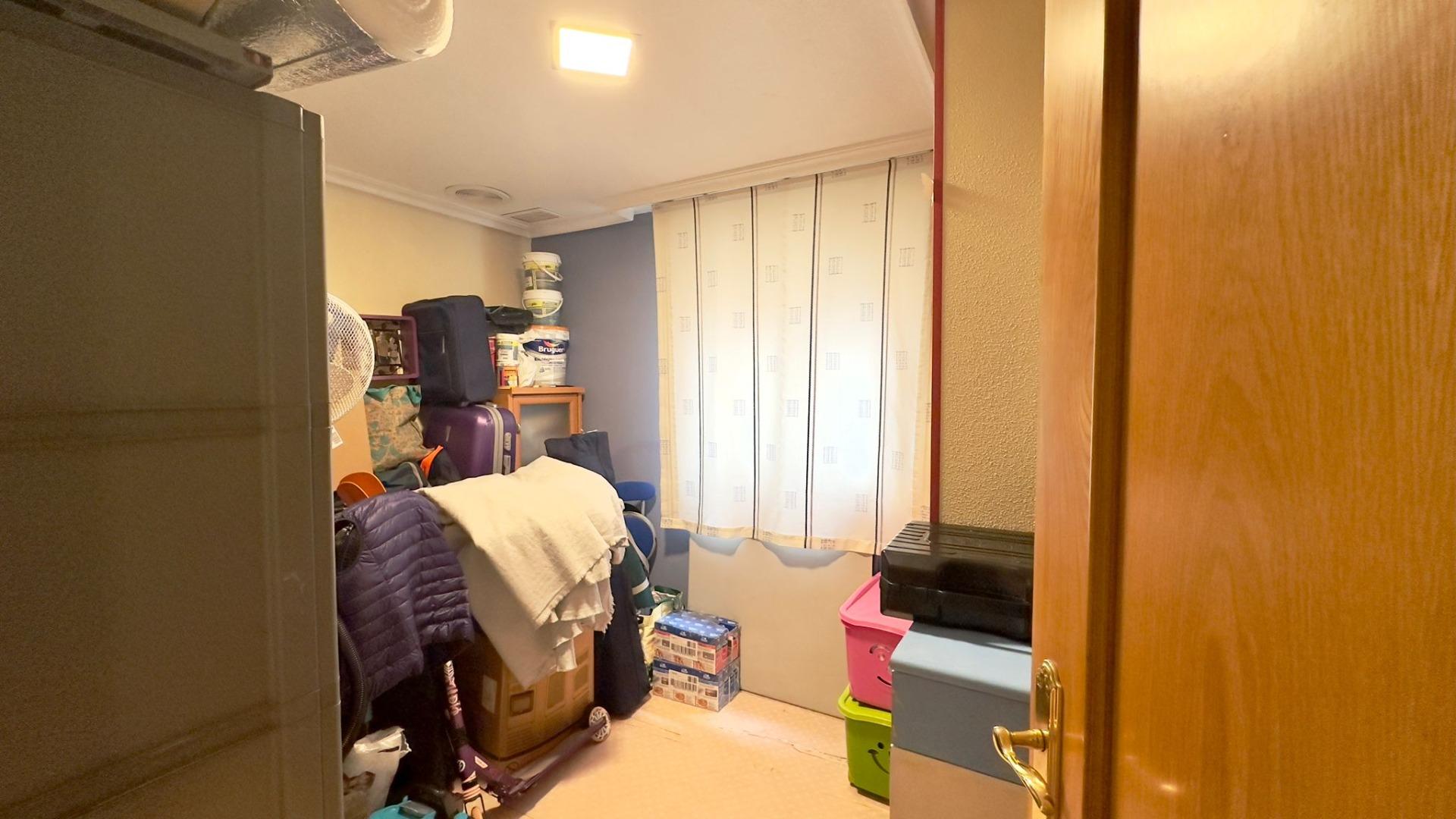 Apartamento de 4 Dormitorios en Torrevieja, Torrevieja - Image 37