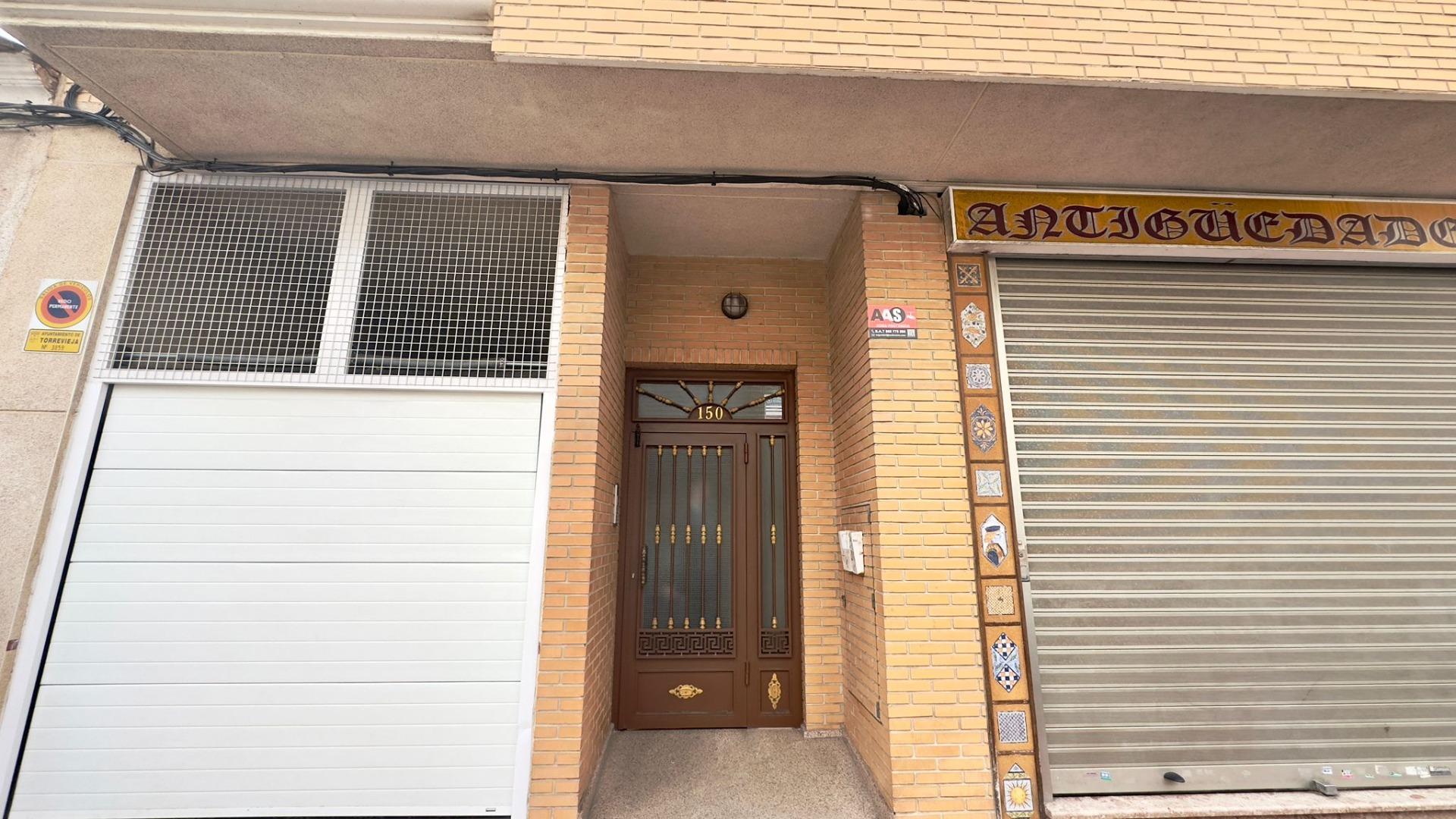 Apartamento de 4 Dormitorios en Torrevieja, Torrevieja - Image 39