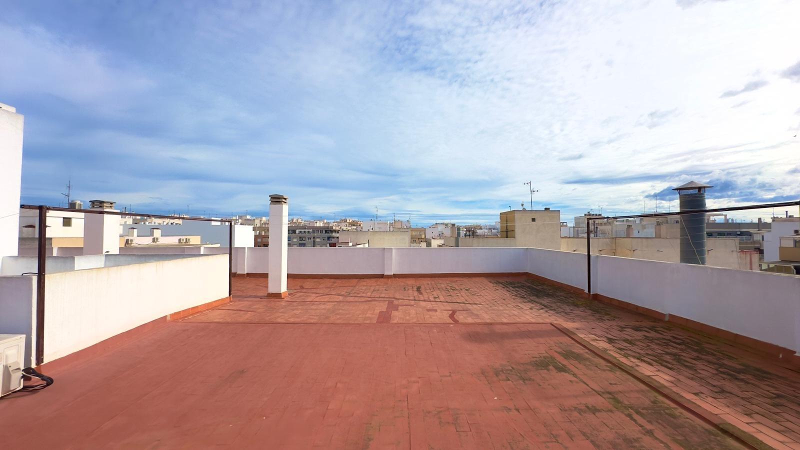 Apartamento de 4 Dormitorios en Torrevieja, Torrevieja - Image 44