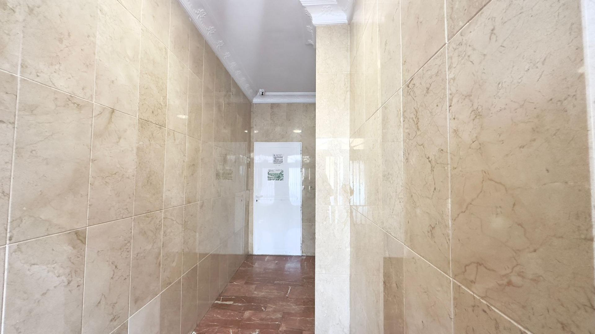 Apartamento de 4 Dormitorios en Torrevieja, Torrevieja - Image 47