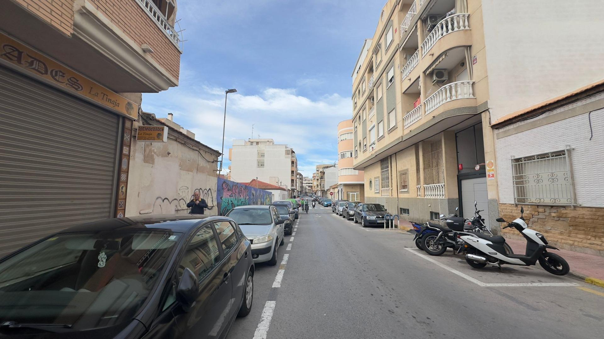 Apartamento de 4 Dormitorios en Torrevieja, Torrevieja - Image 49