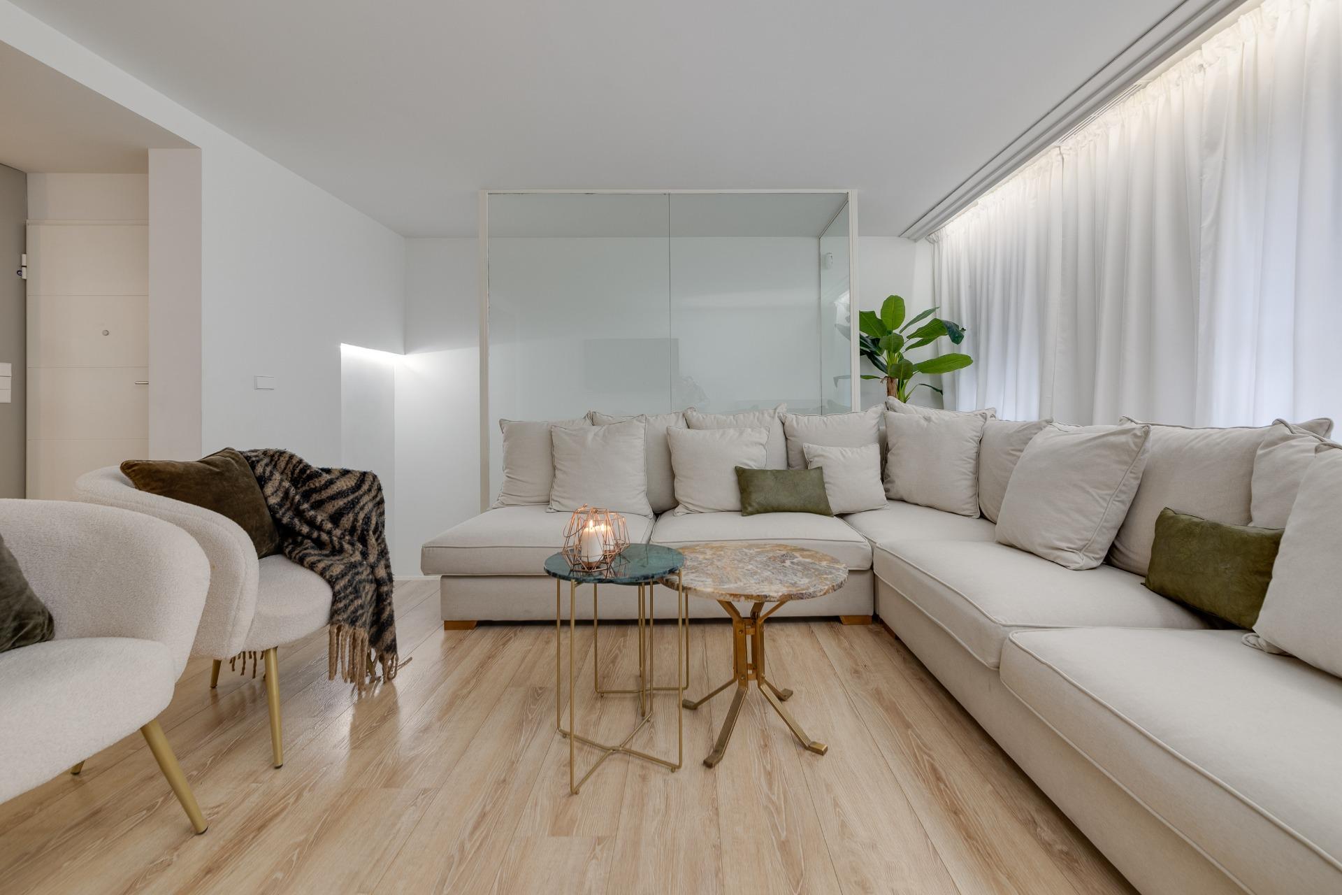 4-Bedroom Apartment in Torrevieja - Image 3