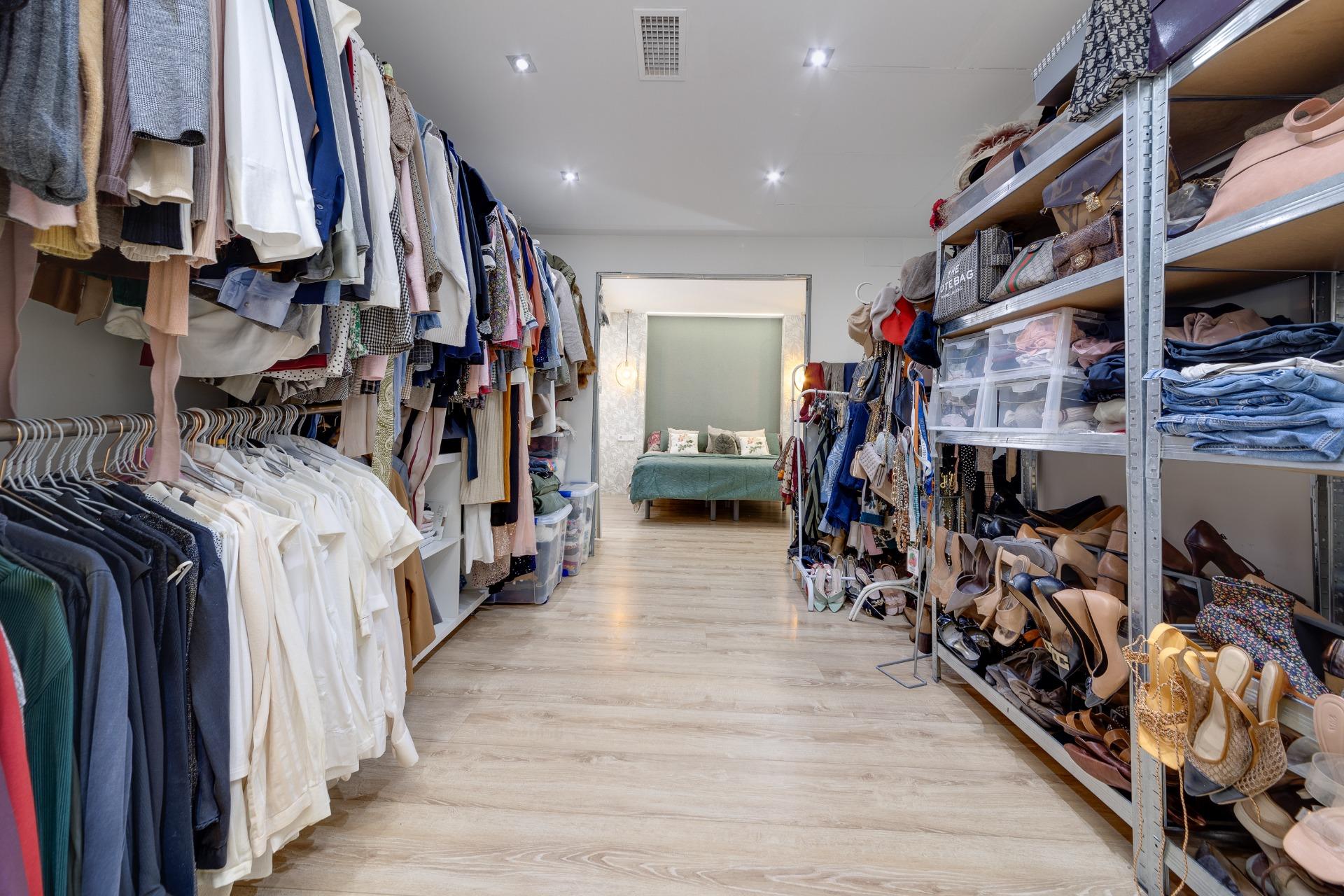 4-Bedroom Apartment in Torrevieja - Image 34