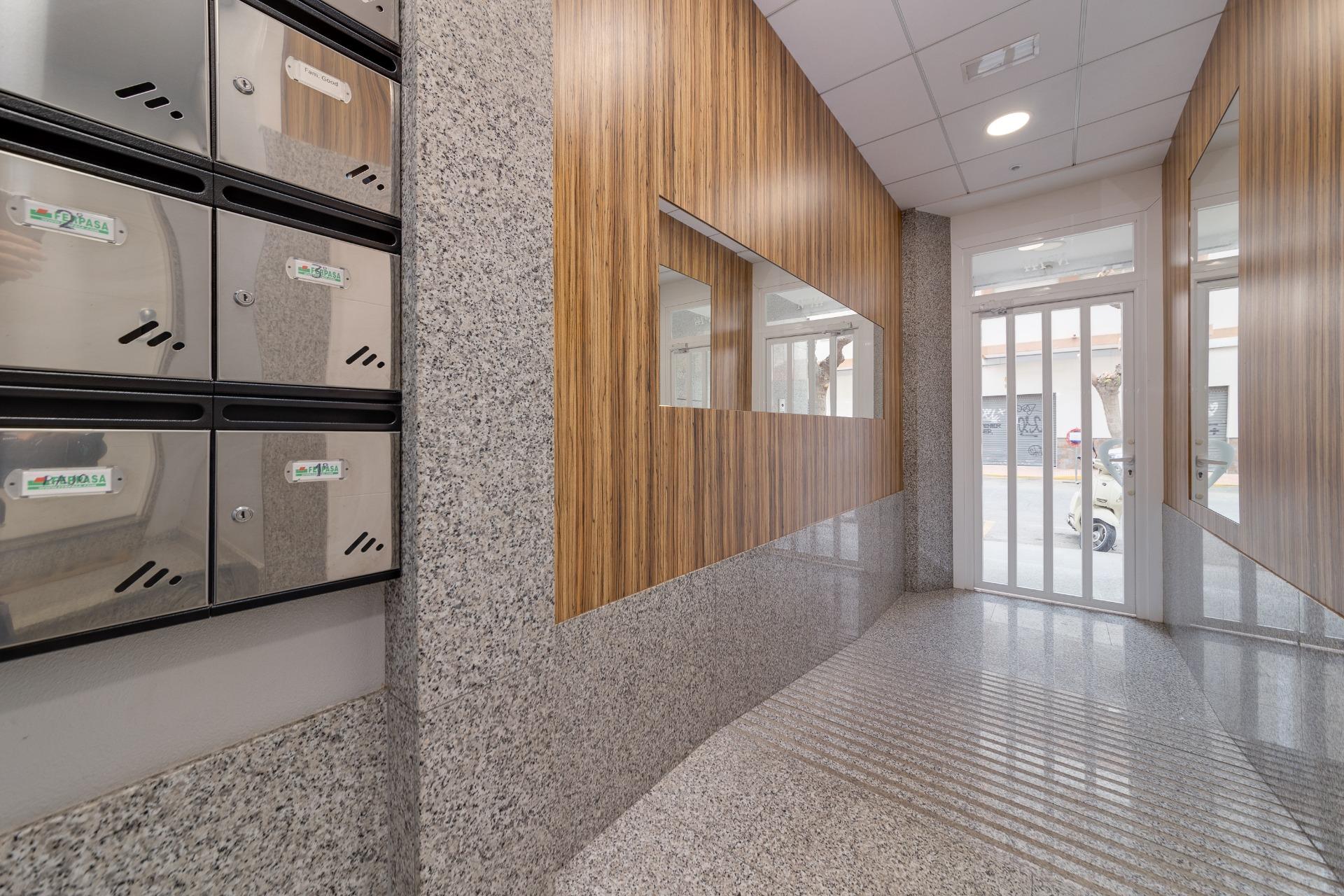 4-Bedroom Apartment in Torrevieja - Image 70