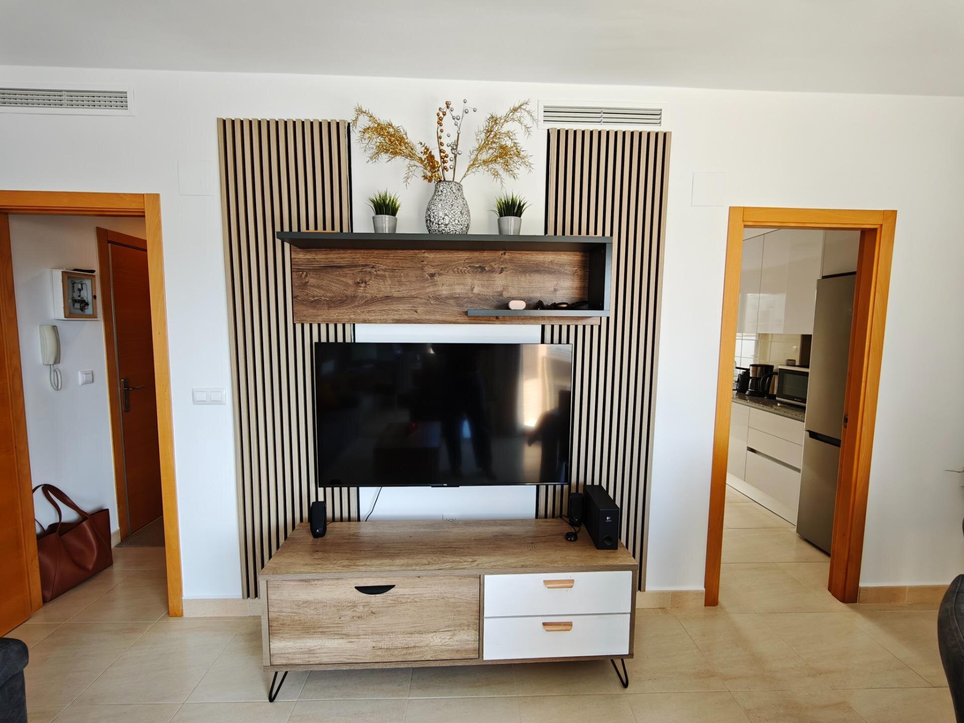 2-Bedroom Apartment in Pueblo 9, San Miguel de Salinas - Image 6