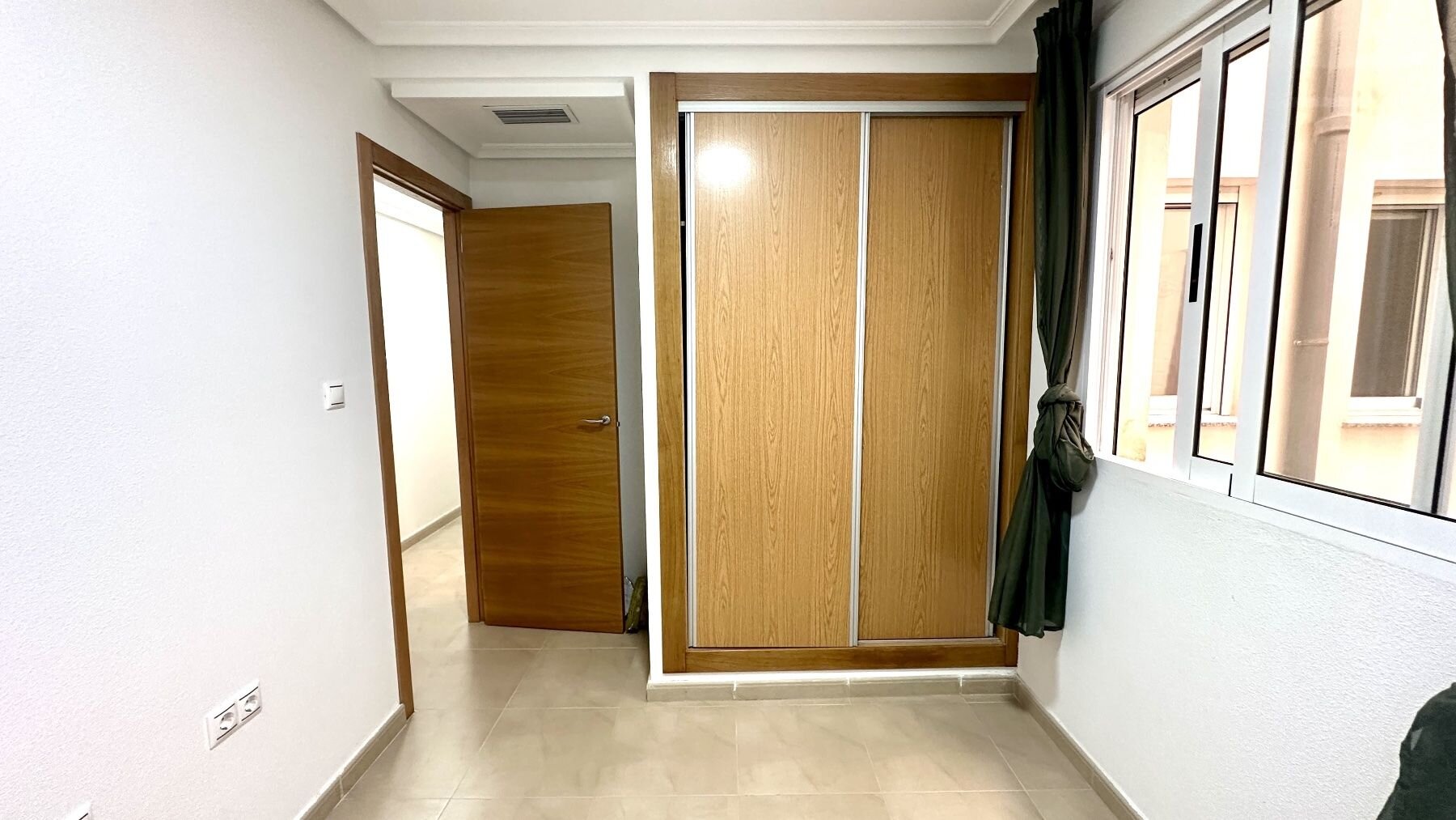 3-Bedroom Apartment in Acequion, Torrevieja - Image 6