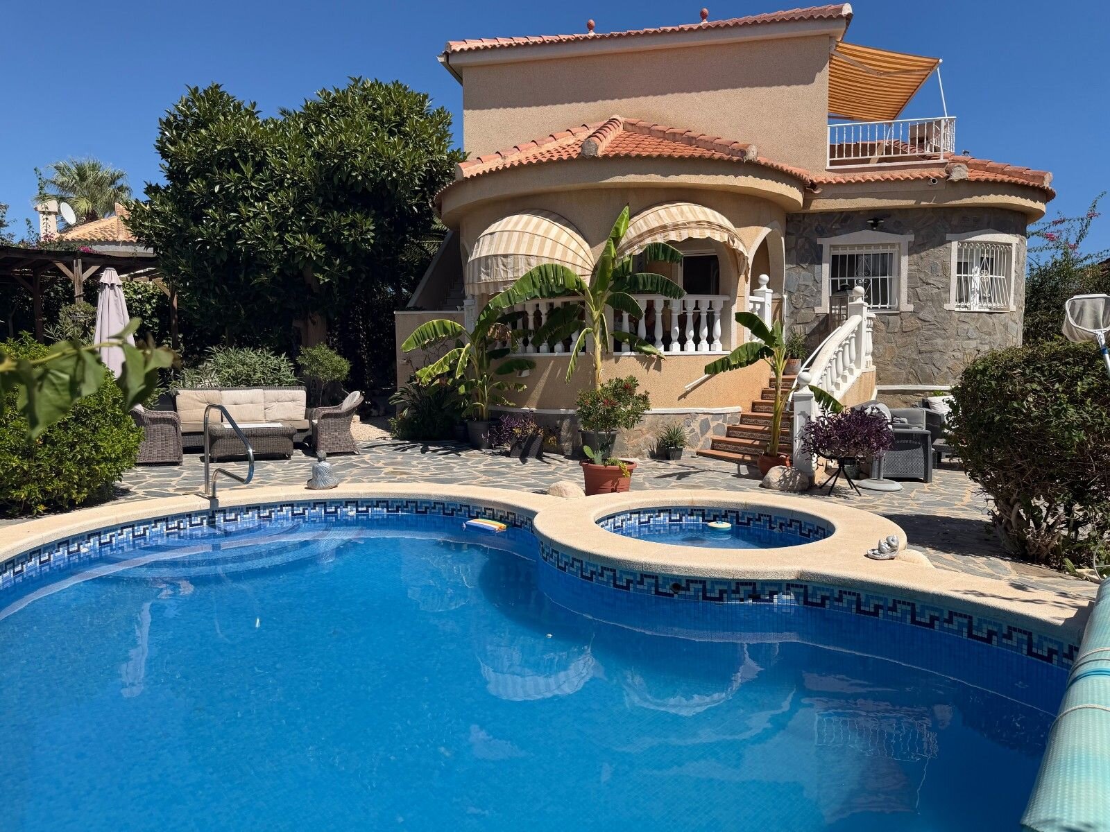 3-Bedroom Villa in Pueblo 5, Formentera del Segura - Image 2