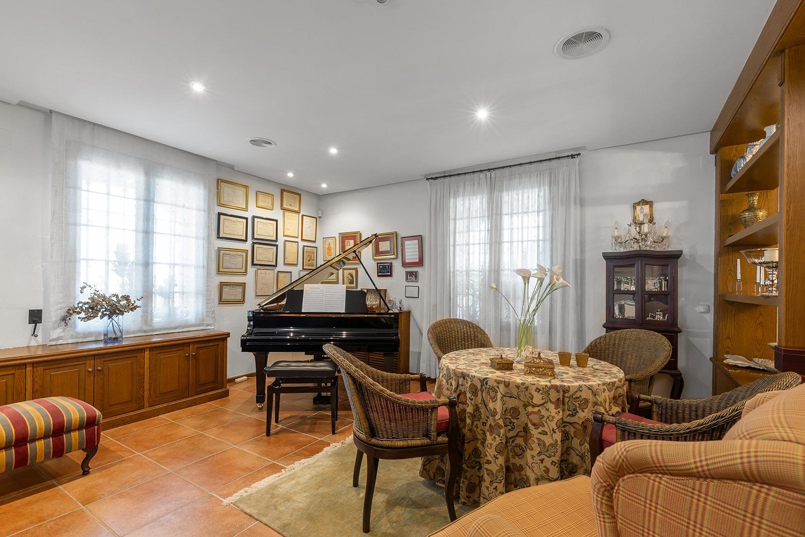 7-Bedroom Villa in La Veleta, Torrevieja - Image 24