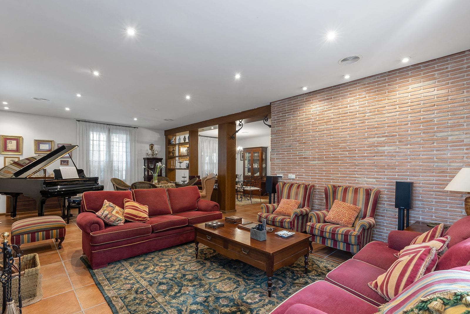 7-Bedroom Villa in La Veleta, Torrevieja - Image 28