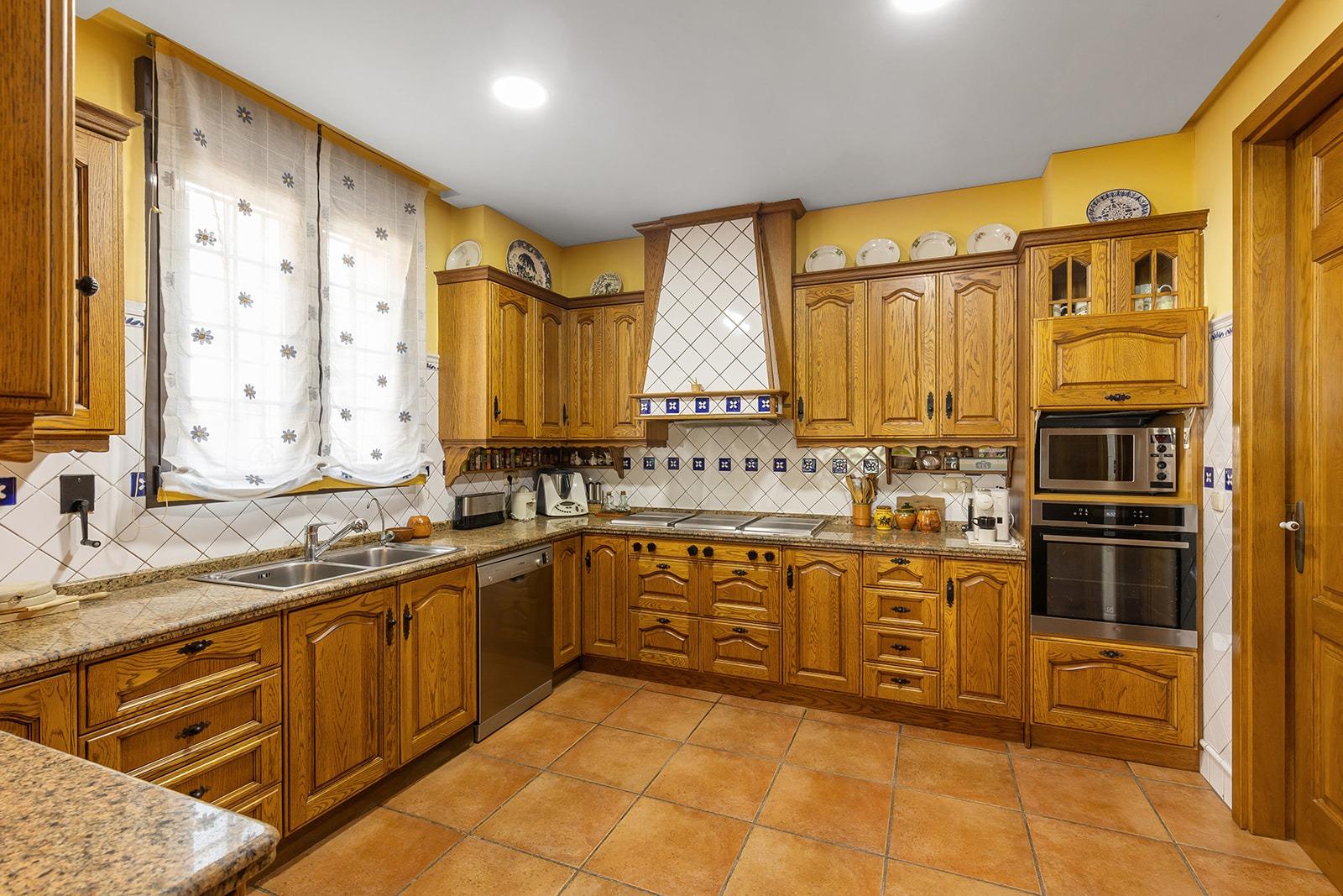 7-Bedroom Villa in La Veleta, Torrevieja - Image 31
