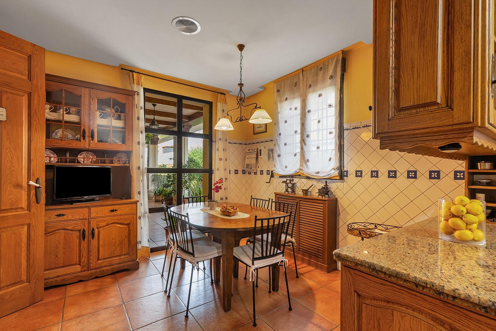 7-Bedroom Villa in La Veleta, Torrevieja - Image 33
