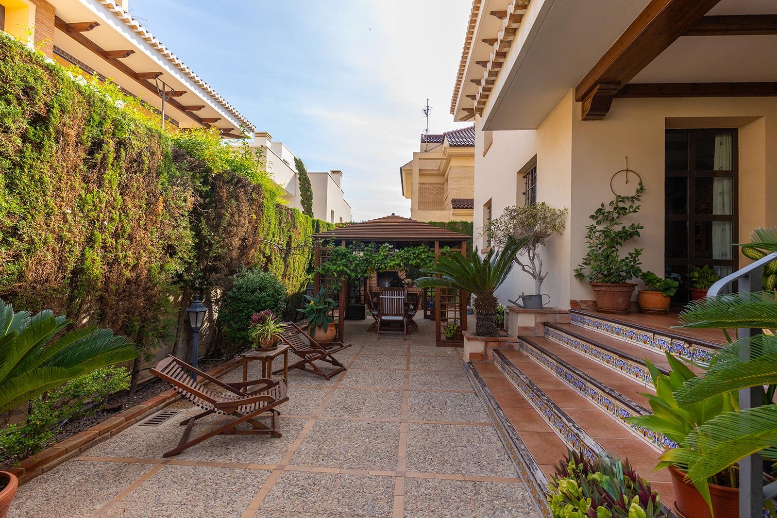 7-Bedroom Villa in La Veleta, Torrevieja - Image 8