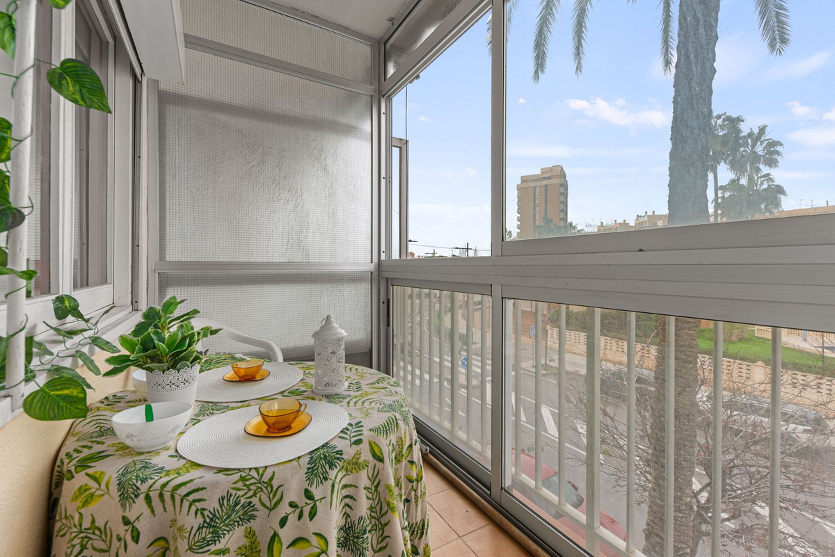 2-Bedroom Middle Floor Apartment in El Campello | Sunny ... - Image 16