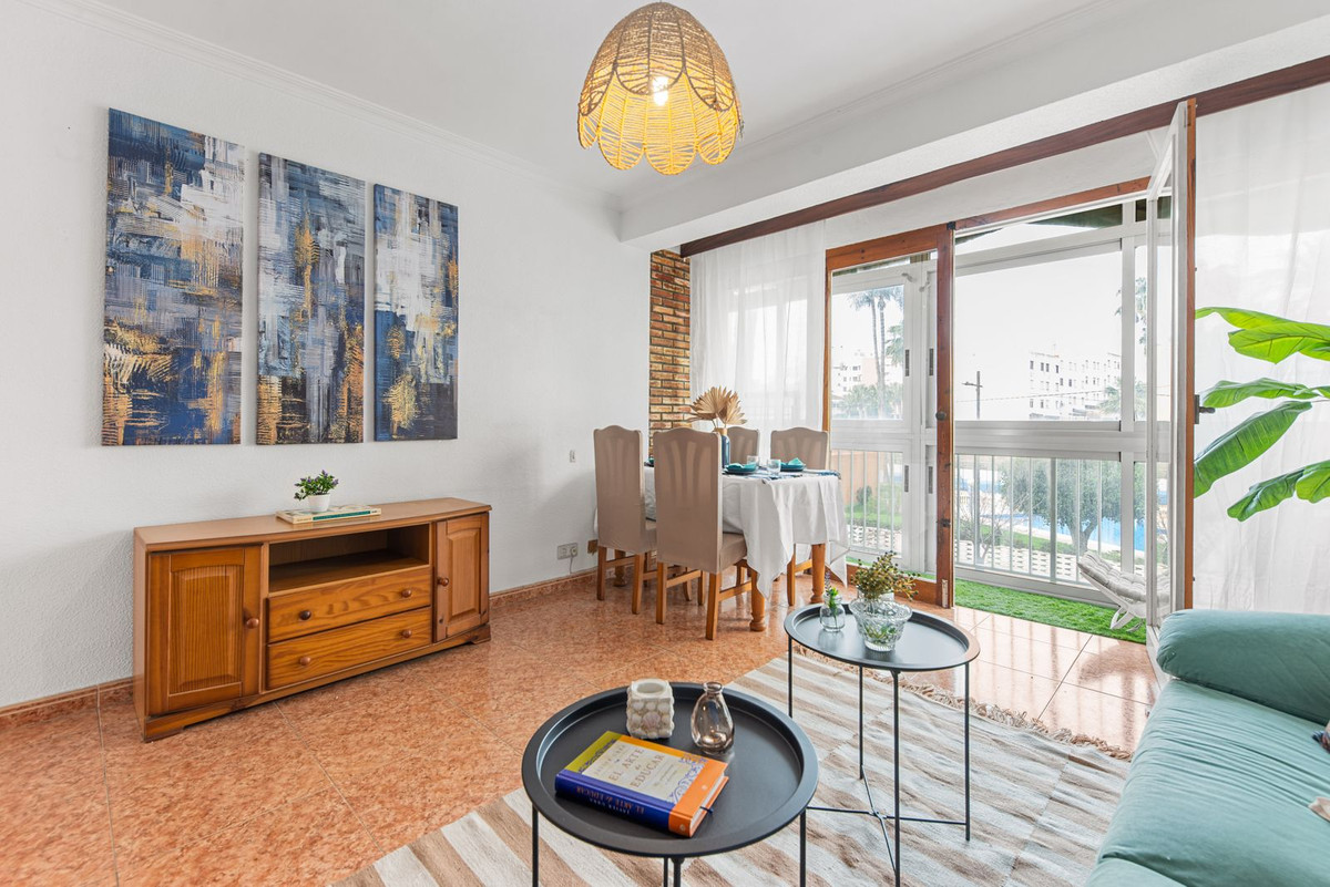 2-Bedroom Middle Floor Apartment in El Campello | Sunny ... - Image 5