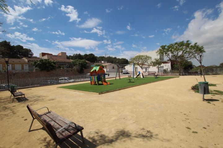 3-Bedroom House in Guardamar del Segura - Image 11