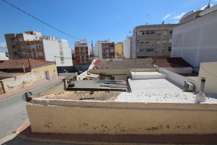 3-Bedroom House in Guardamar del Segura - Image 3