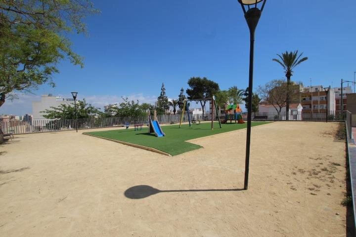 3-Bedroom House in Guardamar del Segura - Image 9
