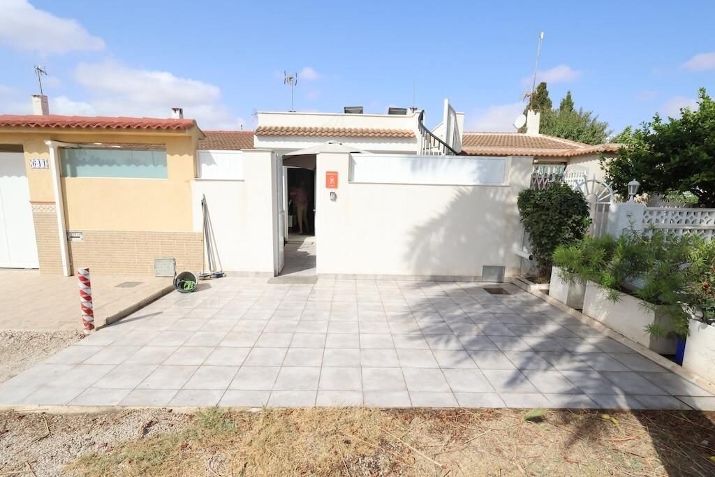 3-Bedroom Bungalow in El Limonar, Torrevieja - Image 18