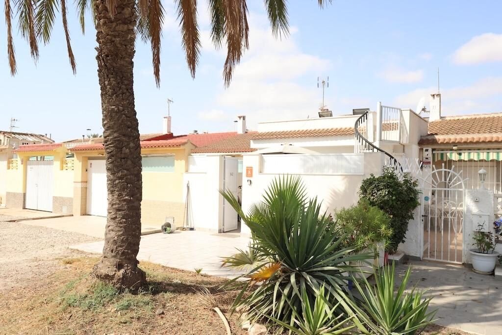 3-Bedroom Bungalow in El Limonar, Torrevieja - Image 19