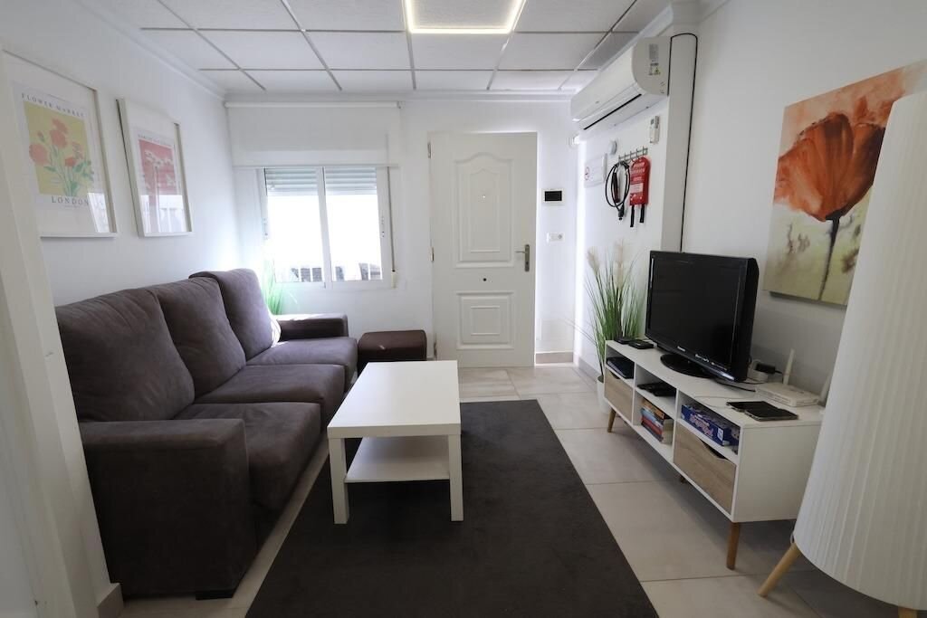 3-Bedroom Bungalow in El Limonar, Torrevieja - Image 8