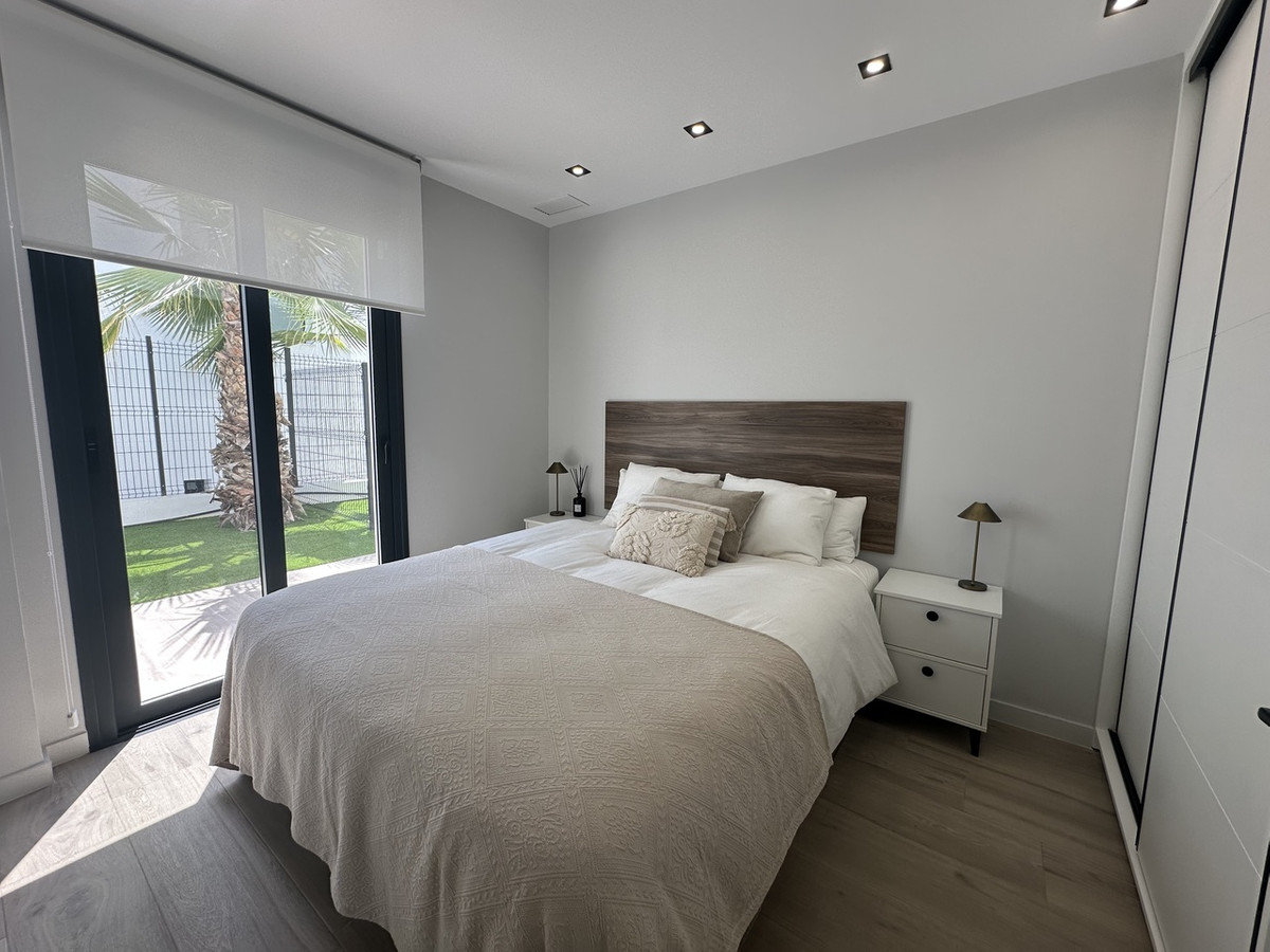 Benedenwoning met 3 Slaapkamers in Punta Prima, Orihuela ... - Image 20