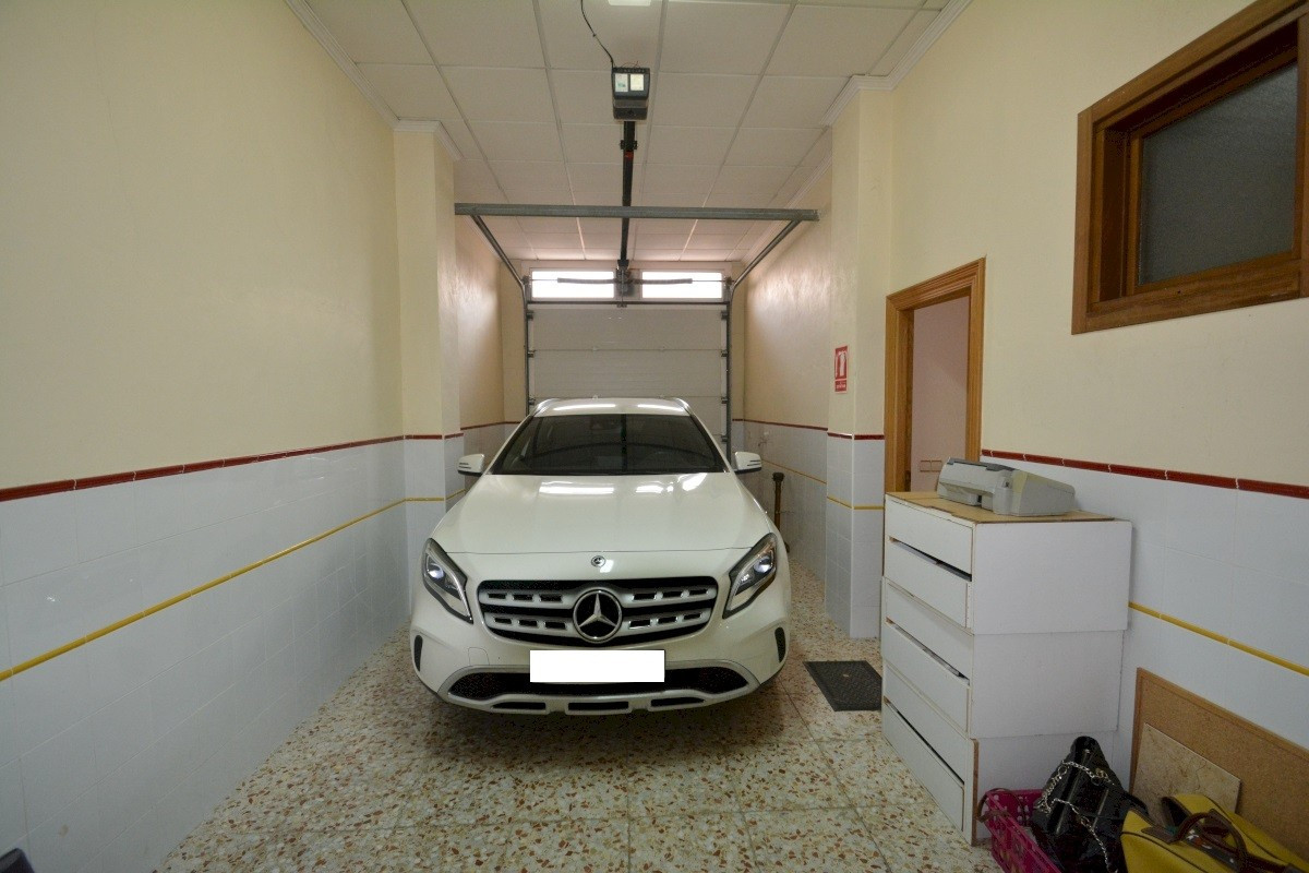 8-Bedroom Detached House in  Guardamar del Segura | Sunny... - Image 25