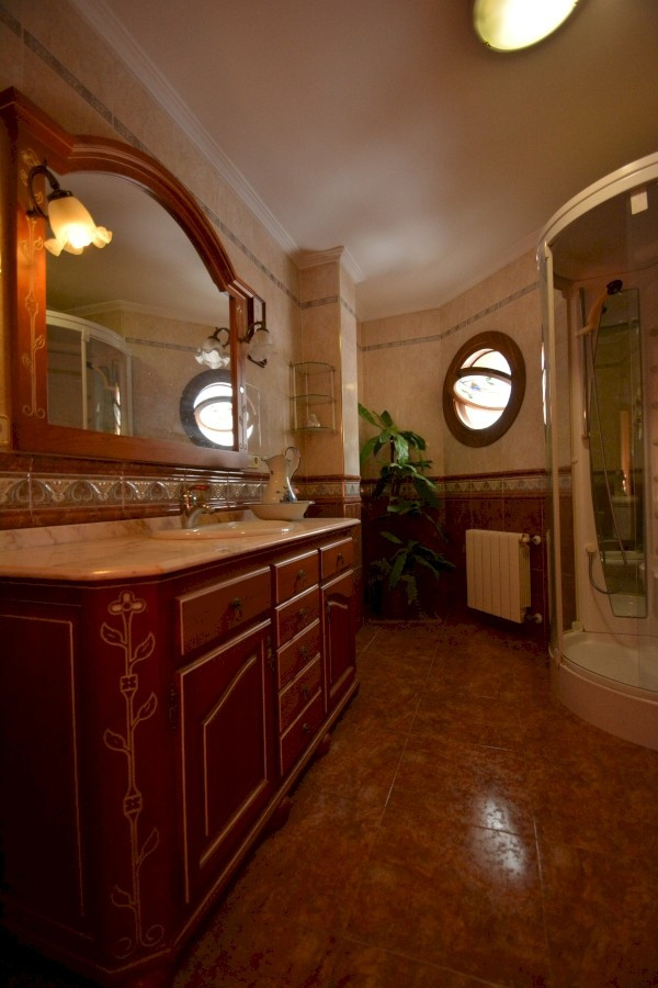 8-Bedroom Detached House in  Guardamar del Segura | Sunny... - Image 7