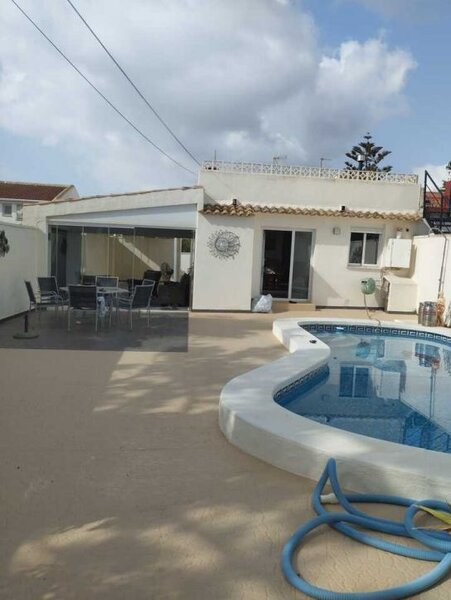 Villa de 2 Dormitorios en Cabo Roig, Orihuela Costa