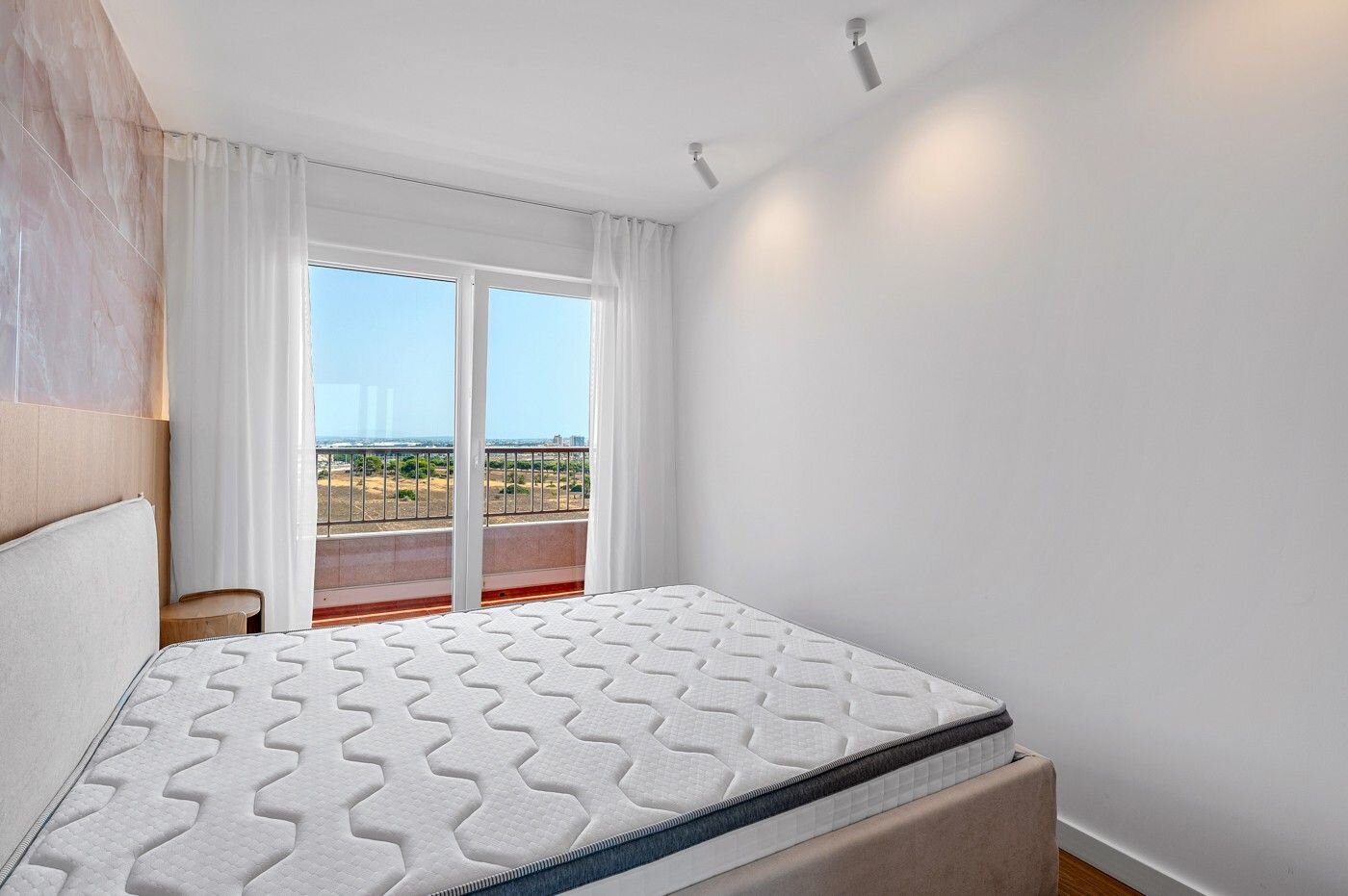 2-Bedroom Apartment in Lomas de Cabo Roig, Orihuela Costa - Image 11