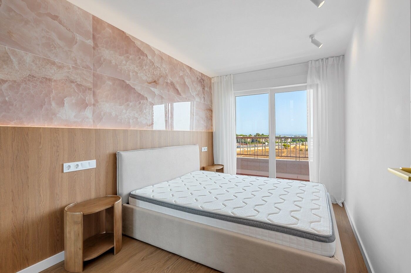 2-Bedroom Apartment in Lomas de Cabo Roig, Orihuela Costa - Image 12