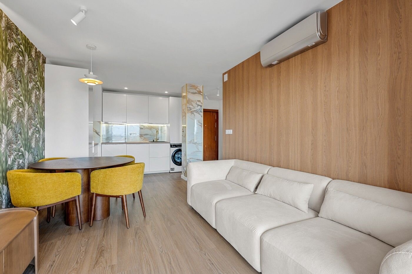 2-Bedroom Apartment in Lomas de Cabo Roig, Orihuela Costa - Image 2
